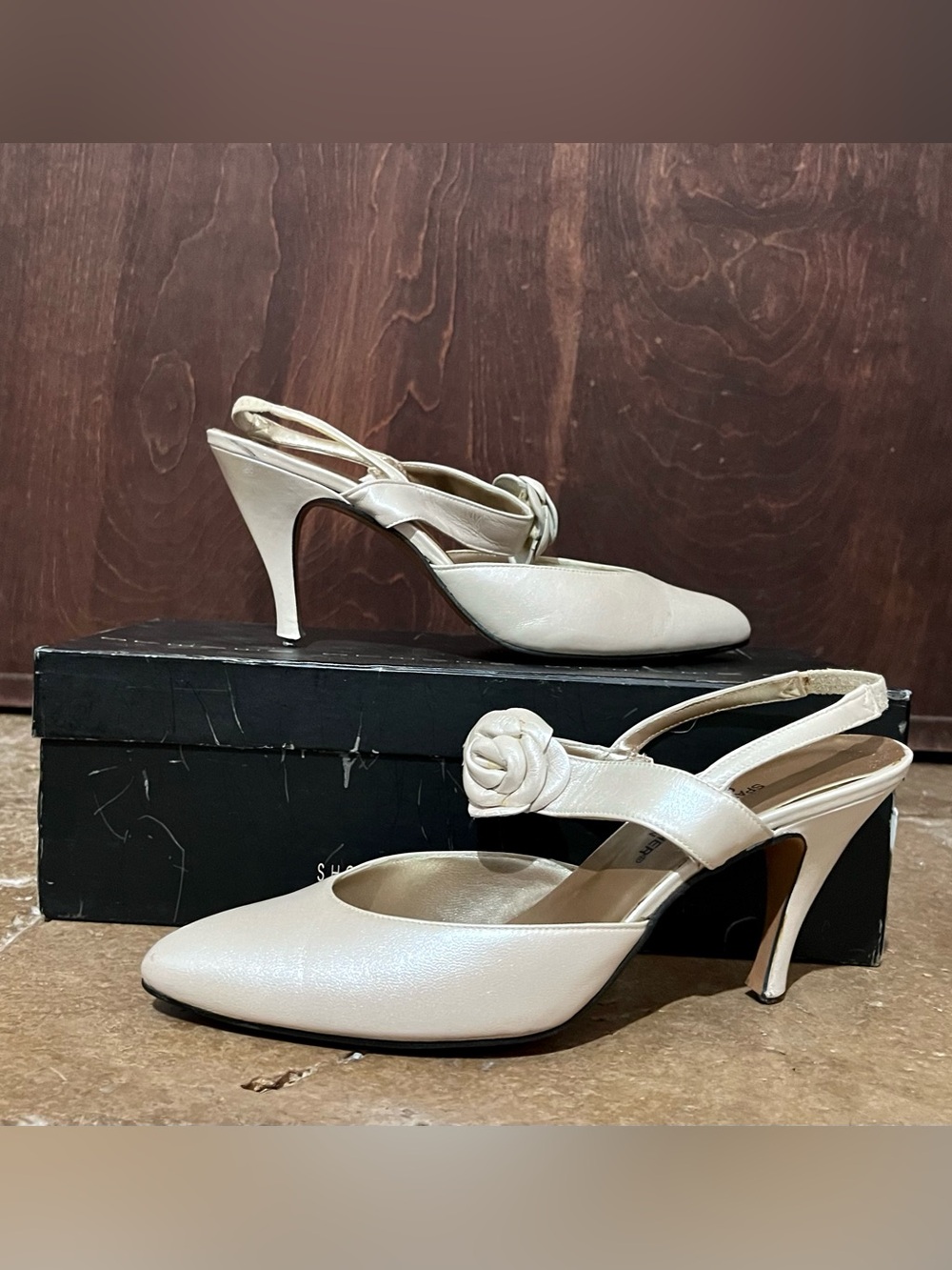 Vintage Sergio Zelcer Spanish Leather Ivory Rosette Slingback Heels